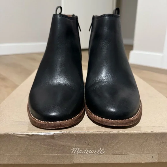 Madewell The Billie Boot in Leather - True Black - Picture 2 of 11